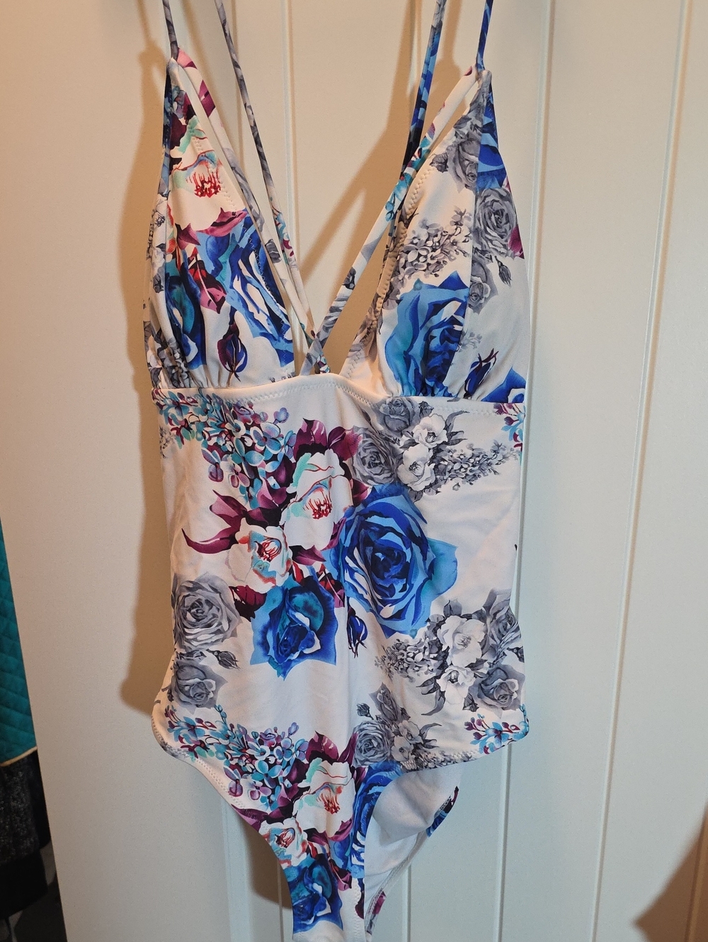 Cupshe Blue Floral One-Piece Swimwear with Burgundy Accents